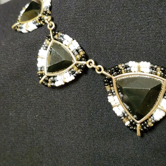 Vintage Black and Gold Beaded Necklace - Picture 4 of 4